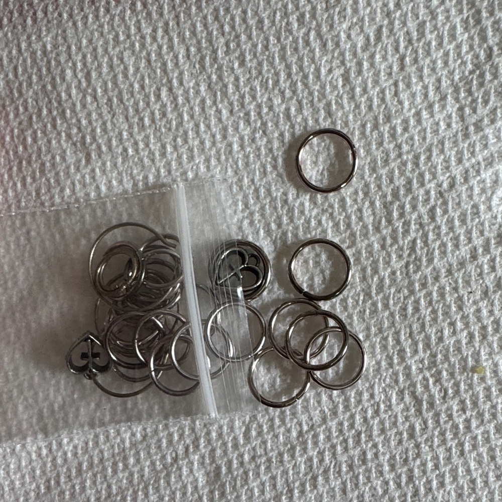 Silver Metal Rings - Picture 2 of 4